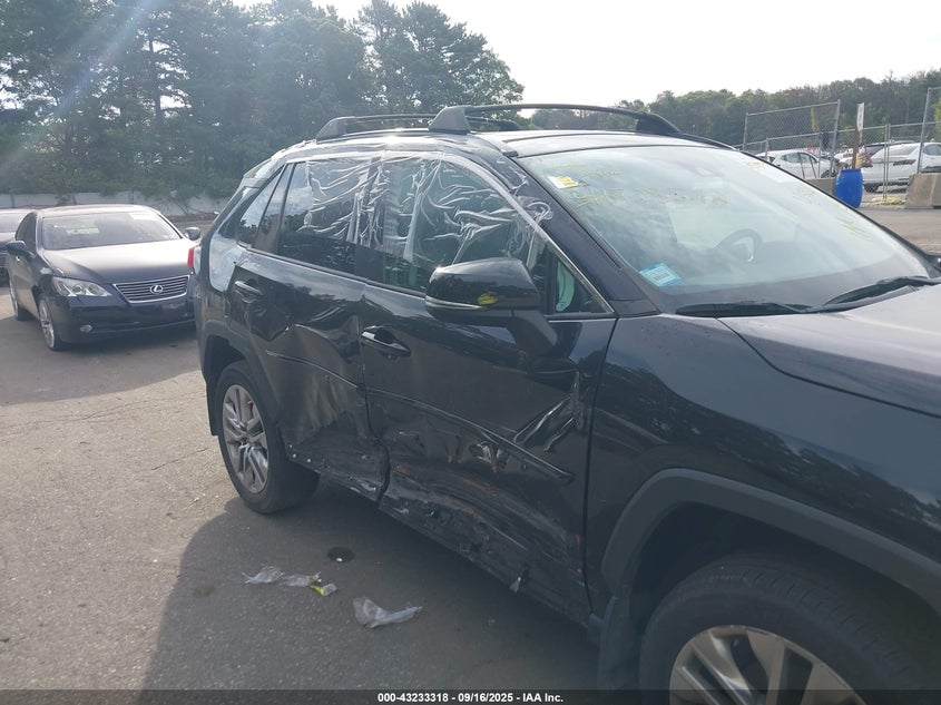 2022 Toyota Rav4 Xle Premium VIN: 2T3A1RFV1NW305454 Lot: 43233318