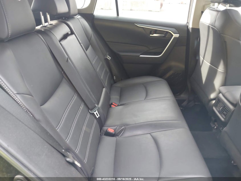 2022 Toyota Rav4 Xle Premium VIN: 2T3A1RFV1NW305454 Lot: 43233318