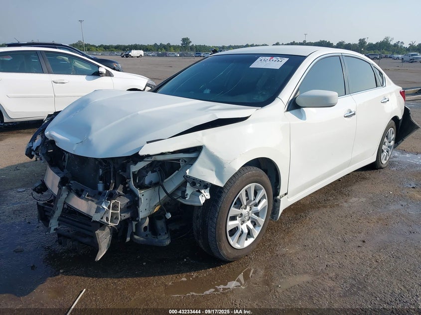 1N4AL3AP7JC479984 2018 NISSAN ALTIMA photo no. 2