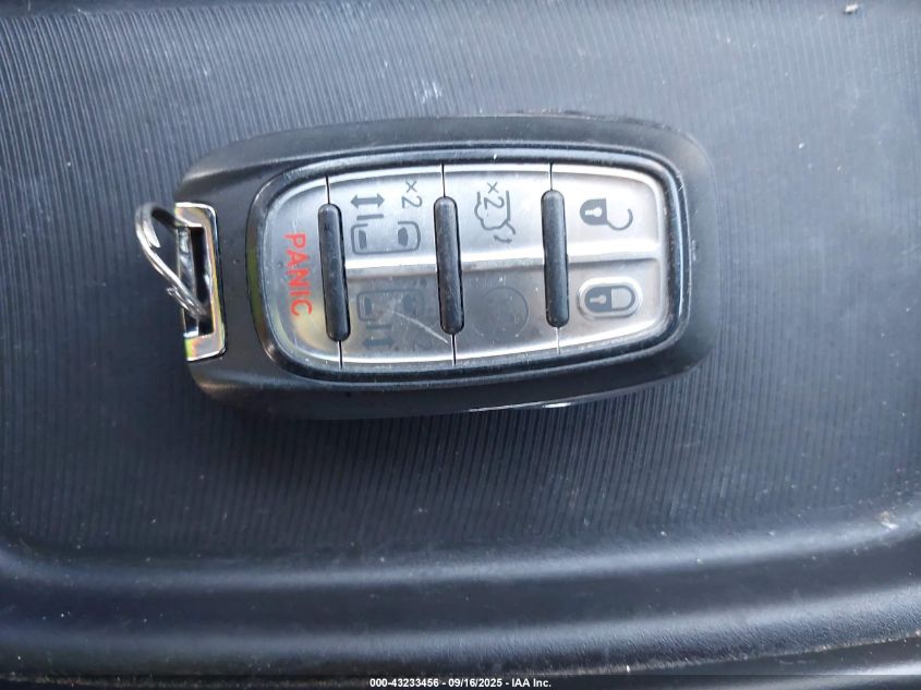 2021 Chrysler Pacifica Touring VIN: 2C4RC1FG5MR558821 Lot: 43233456