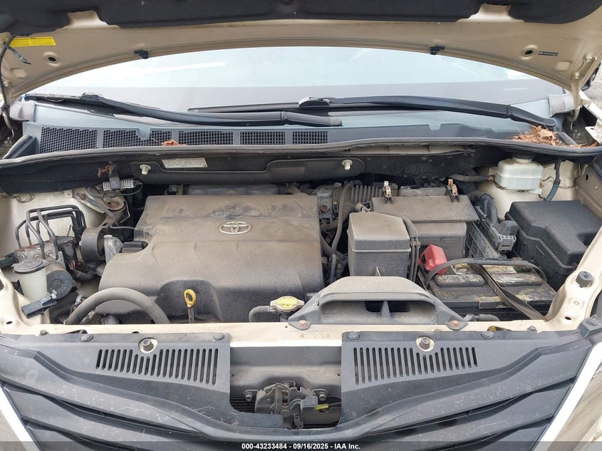 2011 Toyota Sienna Le V6 VIN: 5TDKK3DC3BS080418 Lot: 43233484