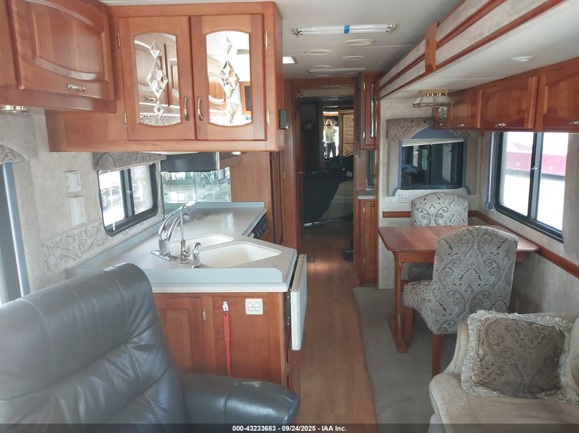 4VZBR1M965C050578 2005   photo no. 8
