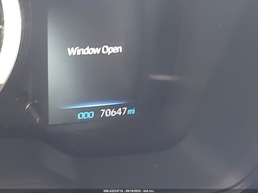 2020 TOYOTA COROLLA LE - JTDEPRAE7LJ094568