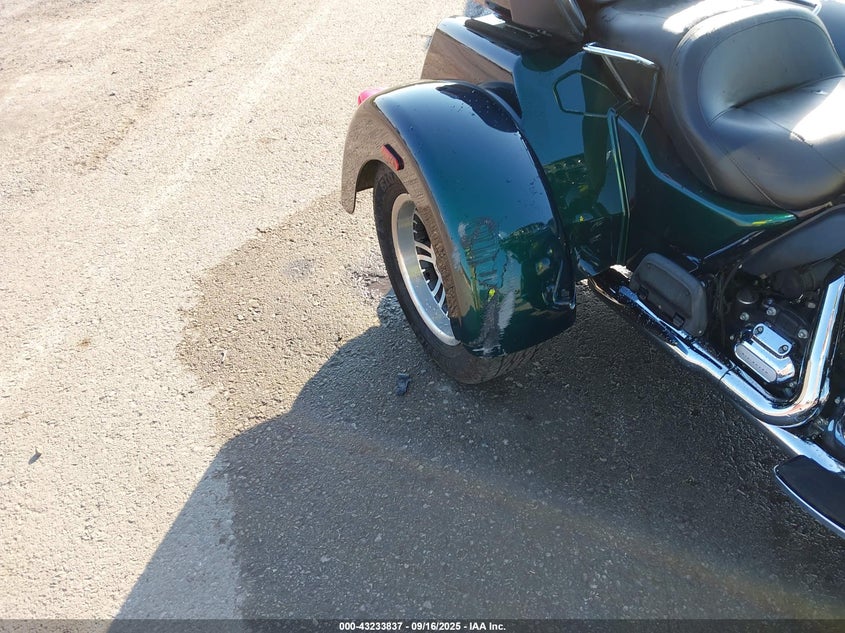 2021 HARLEY-DAVIDSON FLHTCUTG - 1HD1MAF12MB858786