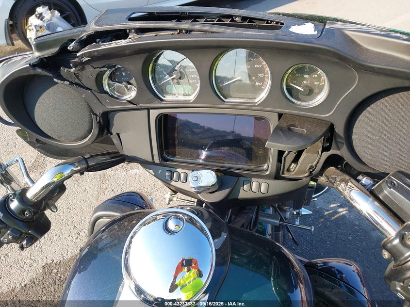 2021 HARLEY-DAVIDSON FLHTCUTG - 1HD1MAF12MB858786