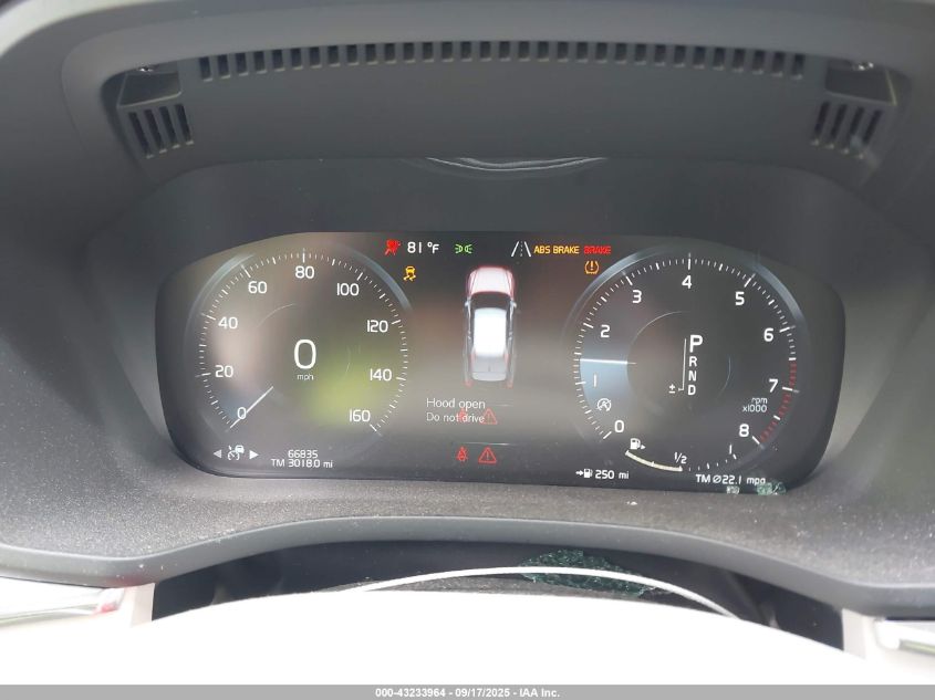 2018 Volvo Xc60 T5 Momentum VIN: LYV102RK4JB082162 Lot: 43233964