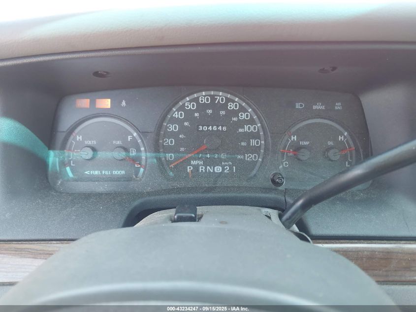 2001 Ford Crown Victoria VIN: 2FAFP73W31X117417 Lot: 43234247