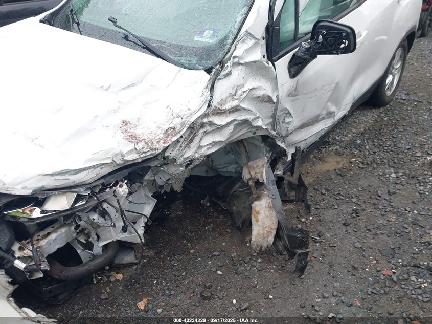 2019 Chevrolet Trax Ls VIN: 3GNCJNSBXKL134002 Lot: 43234329