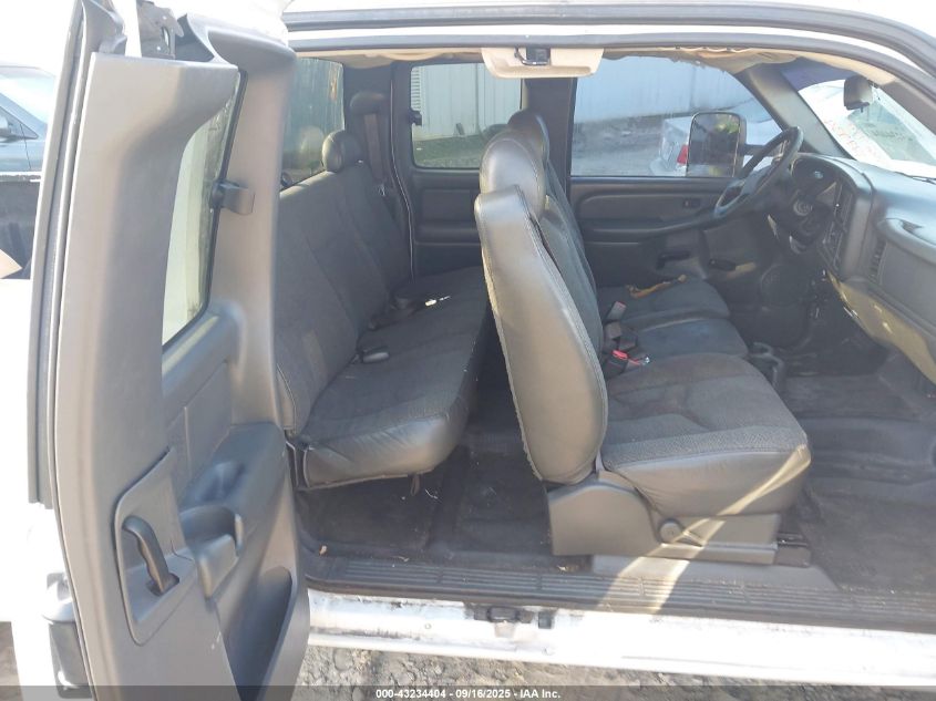 2003 Chevrolet Silverado 1500 VIN: 2GCEC19V031177934 Lot: 43234404