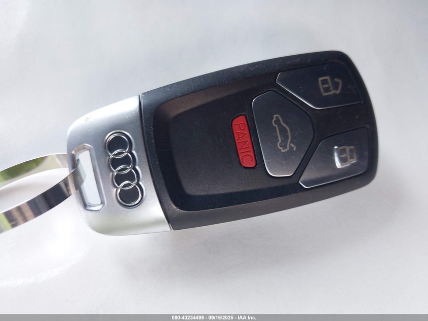 2018 Audi Q5 2.0T Premium/2.0T Tech Premium VIN: WA1CNAFY2J2073940 Lot: 43234499