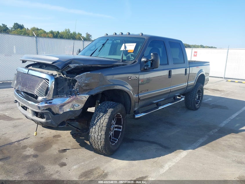 1FTNW21F12EA28401 2002 FORD F250 photo no. 2
