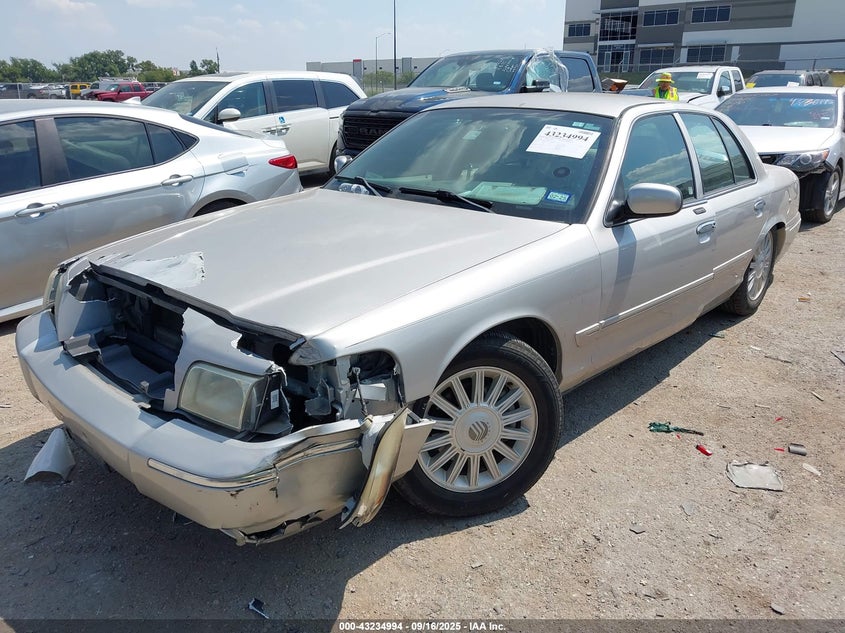 2MEHM75V78X638293 2008 MERCURY GRAND MARQUIS photo no. 2