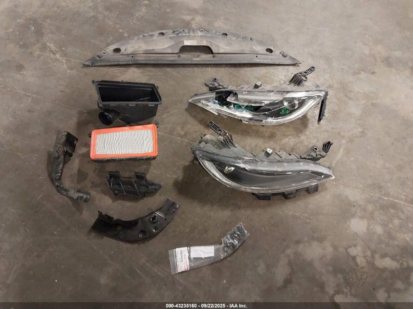 2015 Chrysler 200 S VIN: 1C3CCCBBXFN658106 Lot: 43235160