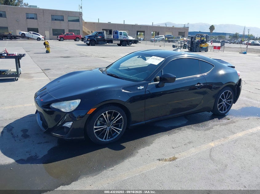 JF1ZNAA18D1731447 2013 SCION FR-S photo no. 2