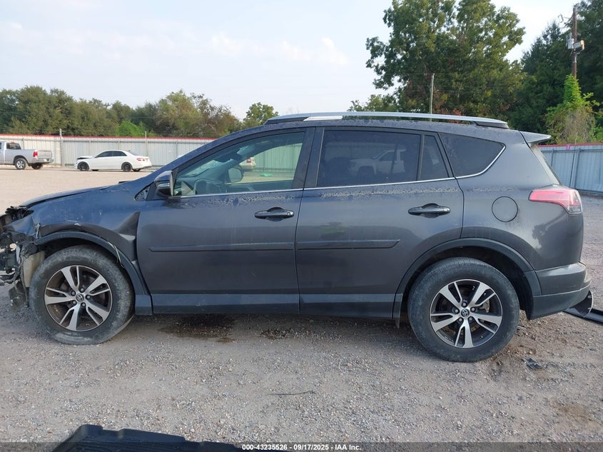 2018 TOYOTA RAV4 XLE - JTMWFREV0JJ725157