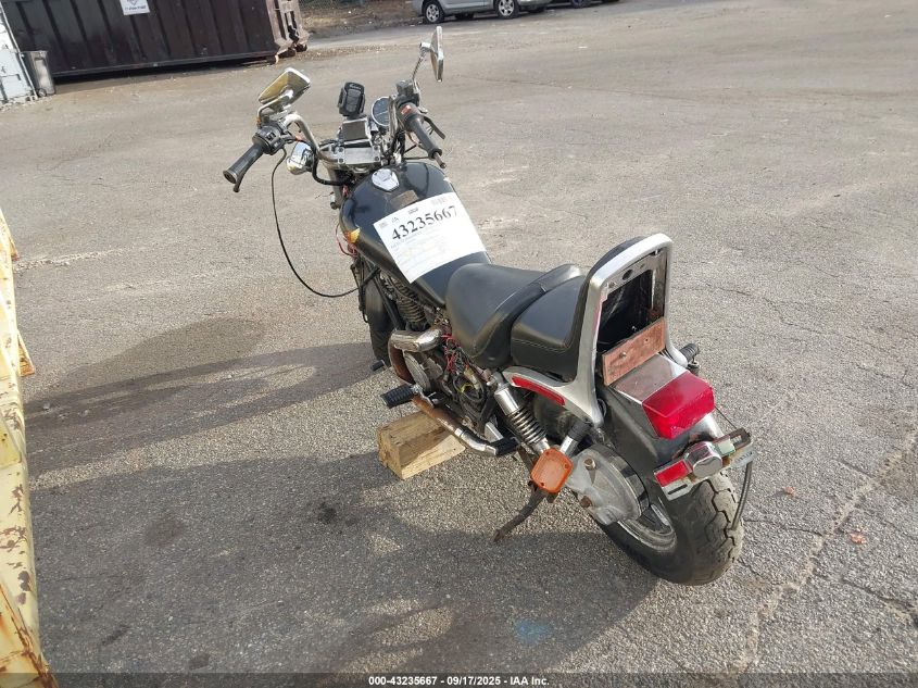 JH2RC1903FM106992 1985 HONDA VT photo no. 3