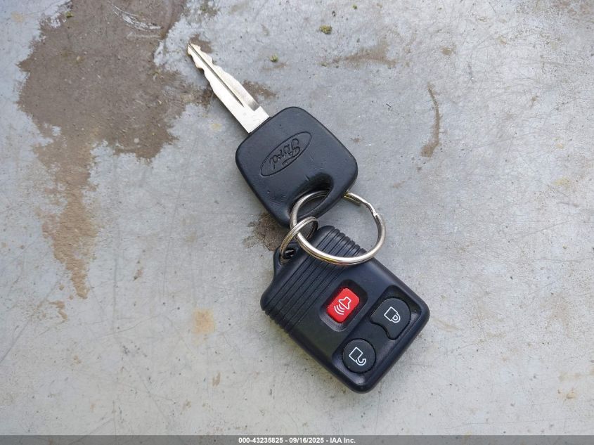 2003 Ford F-150 Lariat/Xlt VIN: 1FTRW08L13KC12449 Lot: 43235825