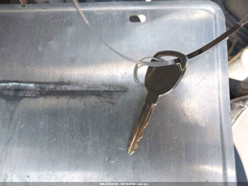 2003 Chevrolet Silverado 3500 VIN: 1GCJC331X3F152077 Lot: 43236180