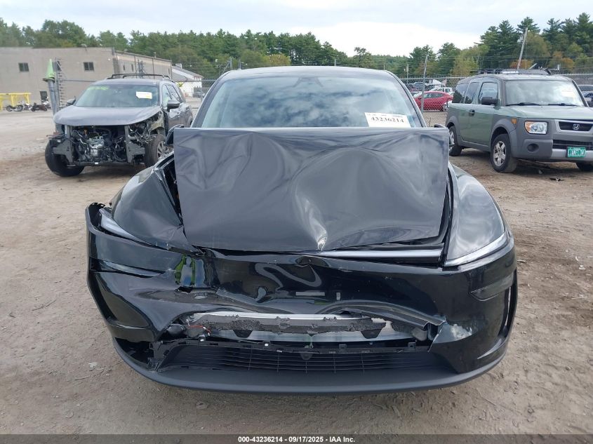 2026 Tesla Model Y VIN: 7SAYGDEE5TA439288 Lot: 43236214