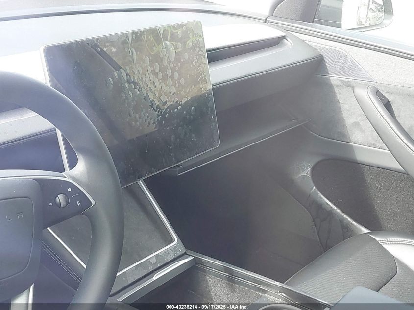 2026 Tesla Model Y VIN: 7SAYGDEE5TA439288 Lot: 43236214