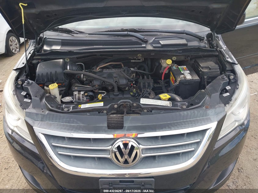 2010 Volkswagen Routan Se VIN: 2V4RW3D18AR406731 Lot: 43236297