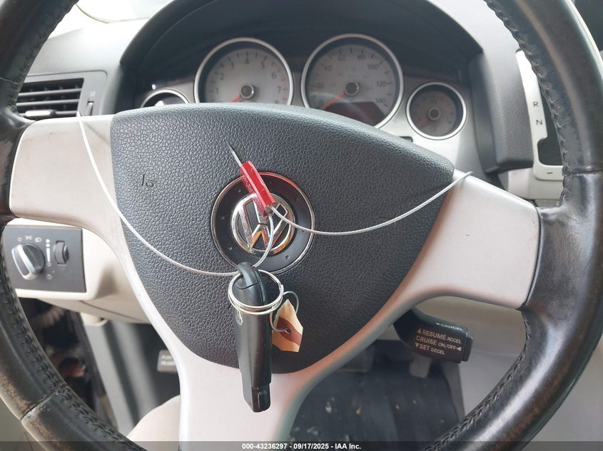 2010 Volkswagen Routan Se VIN: 2V4RW3D18AR406731 Lot: 43236297