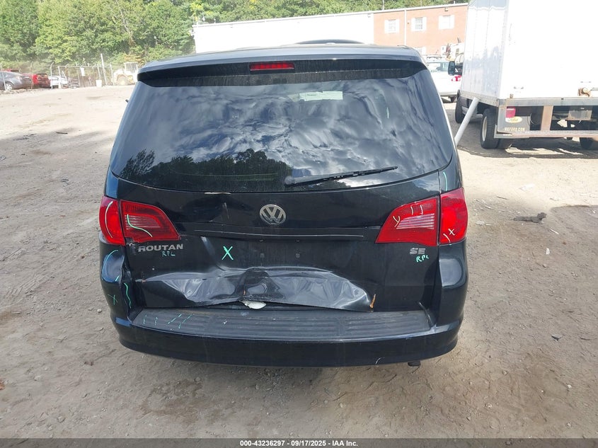 2010 Volkswagen Routan Se VIN: 2V4RW3D18AR406731 Lot: 43236297