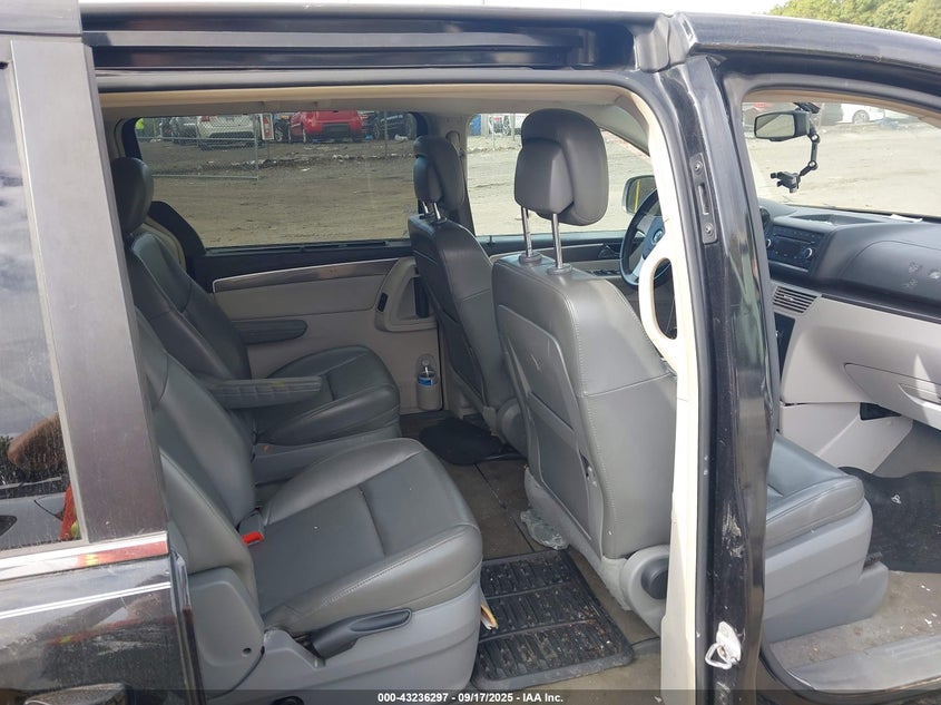 2010 Volkswagen Routan Se VIN: 2V4RW3D18AR406731 Lot: 43236297