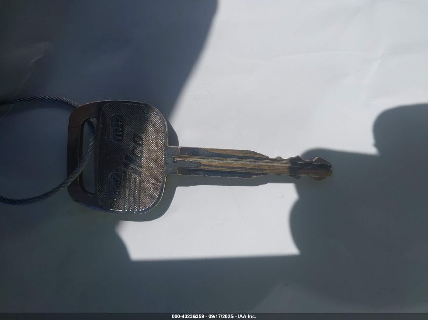 2003 Toyota Matrix VIN: 2TILR32E83C020570 Lot: 43236359