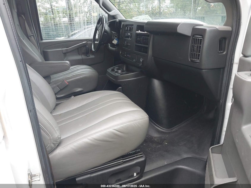 1GCWGAFG2L1268286 2020 CHEVROLET EXPRESS photo no. 5