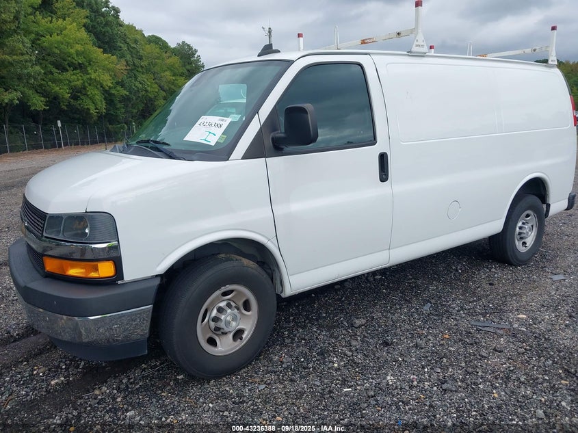 1GCWGAFG2L1268286 2020 CHEVROLET EXPRESS photo no. 2