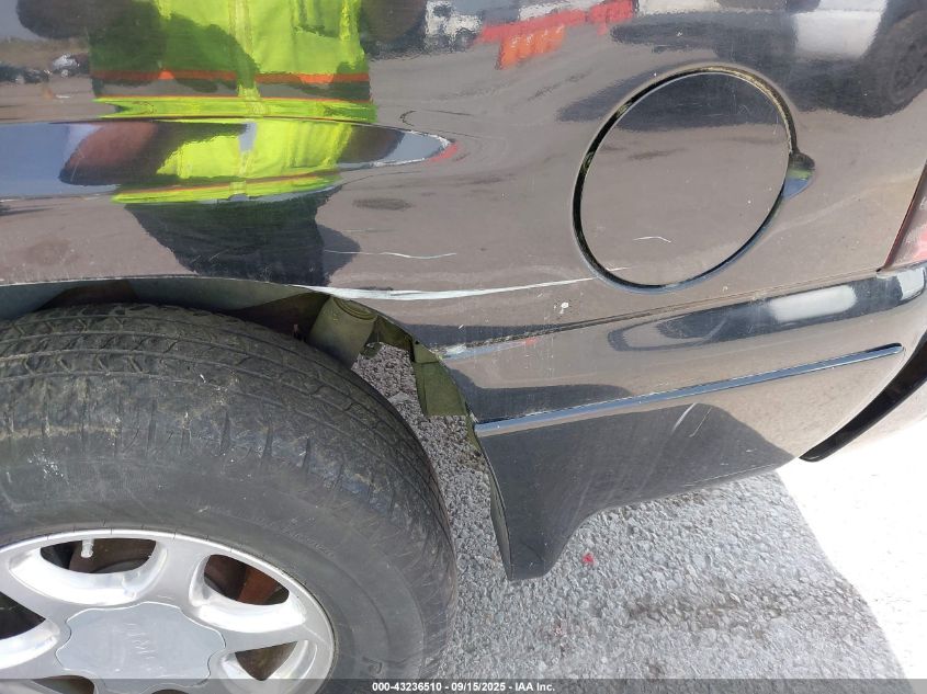 2004 GMC Yukon Denali VIN: 1GKEK63U24J326081 Lot: 43236510