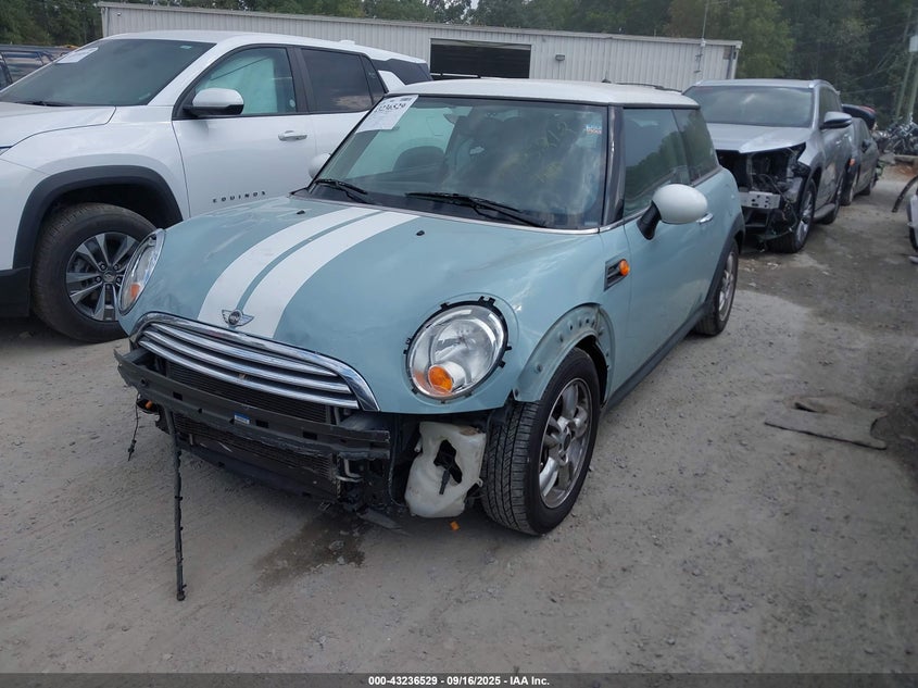 WMWSU3C59CT260581 2012 MINI COOPER photo no. 2