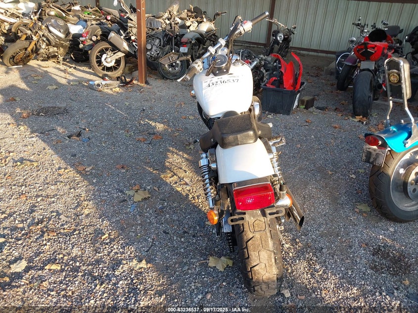 2002 HONDA VT750 DC - JH2RC44012K621617