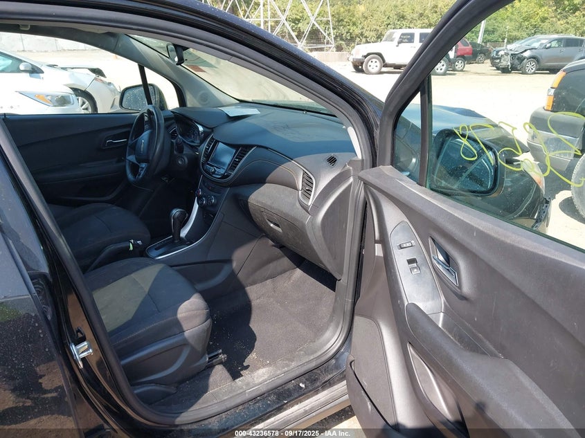 2017 CHEVROLET TRAX LT - 3GNCJLSB9HL174388