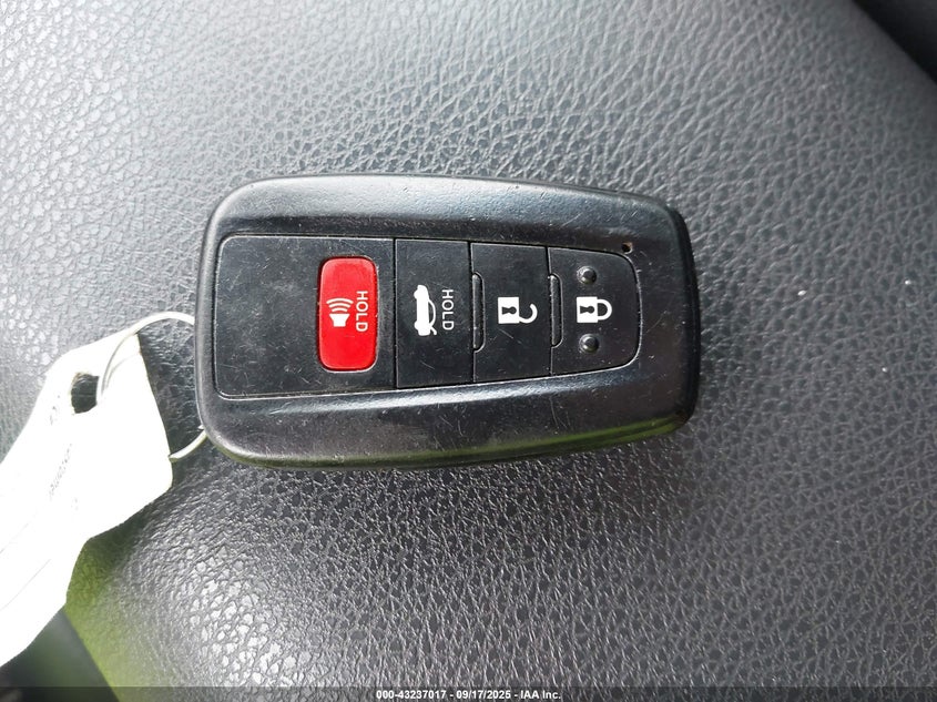 VIN 4T1B11HK2JU077685 2018 TOYOTA CAMRY SE