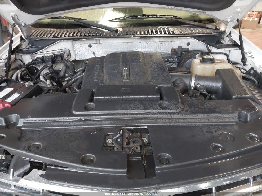 2008 Lincoln Navigator VIN: 5LMFU28528LJ10738 Lot: 43237144