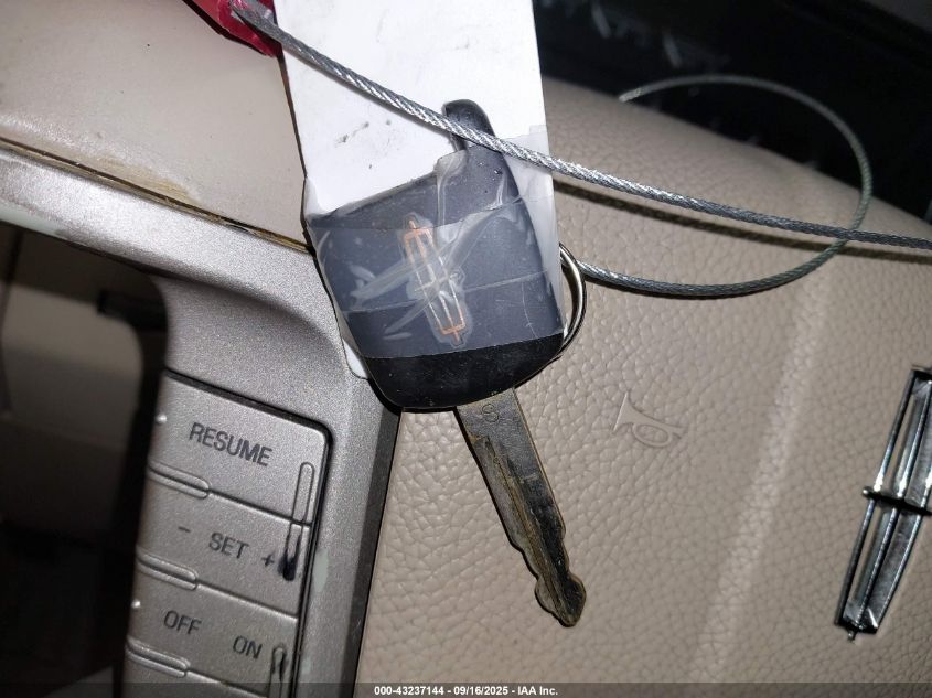 2008 Lincoln Navigator VIN: 5LMFU28528LJ10738 Lot: 43237144