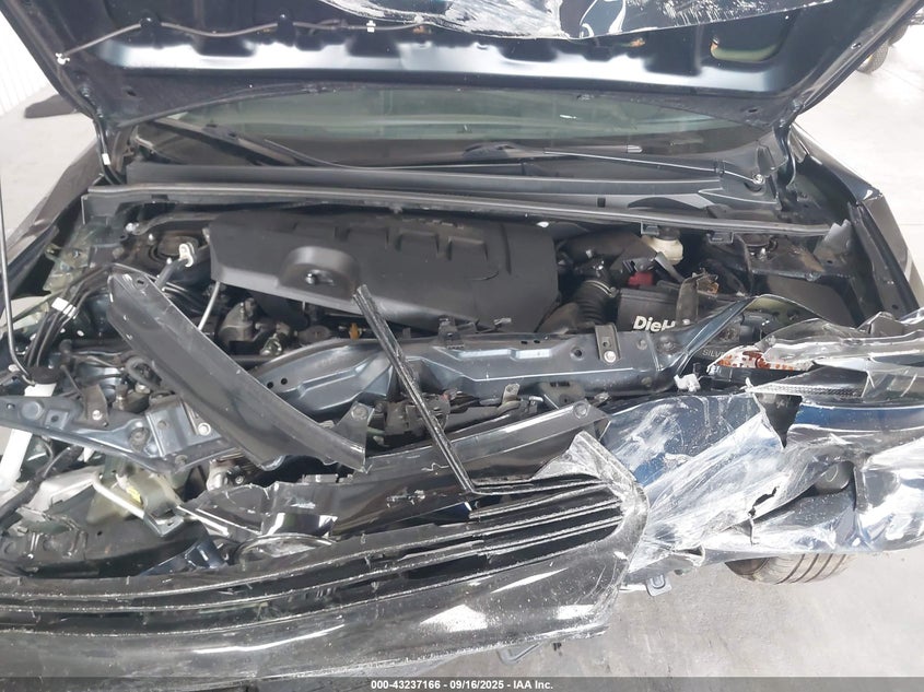 2018 TOYOTA COROLLA LE - 5YFBURHE1JP774041