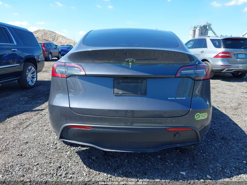 2023 Tesla Model Y Awd/Long Range Dual Motor All-Wheel Drive VIN: 7SAYGDEE8PF847017 Lot: 43237209
