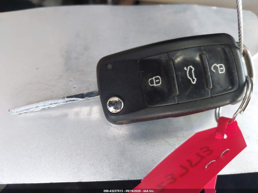 2016 Volkswagen Passat 1.8T S VIN: 1VWAT7A33GC060597 Lot: 43237513