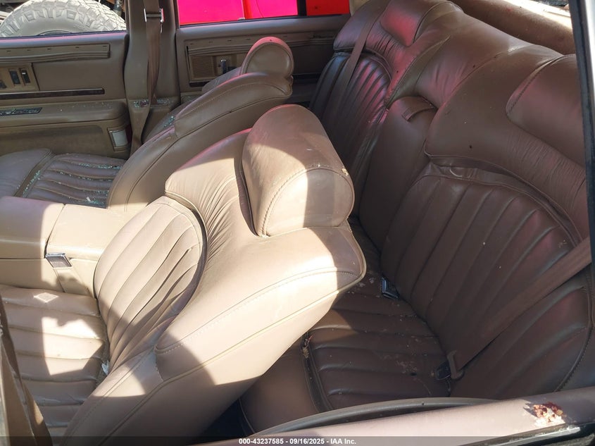 1994 Buick Roadmaster VIN: 1G4BN52P1RR410442 Lot: 43237585