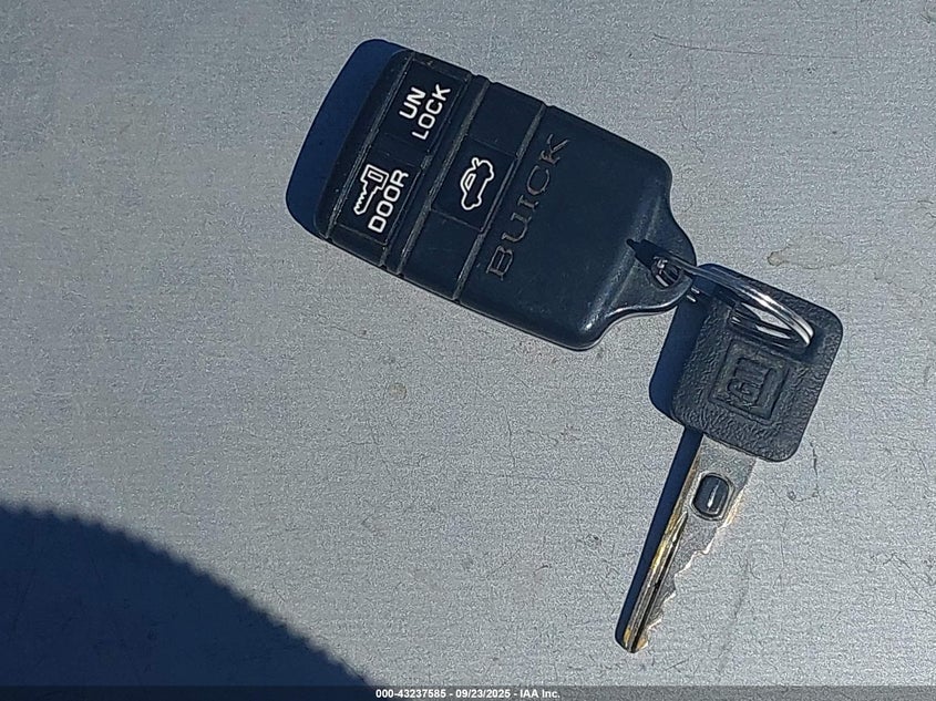 1994 Buick Roadmaster VIN: 1G4BN52P1RR410442 Lot: 43237585