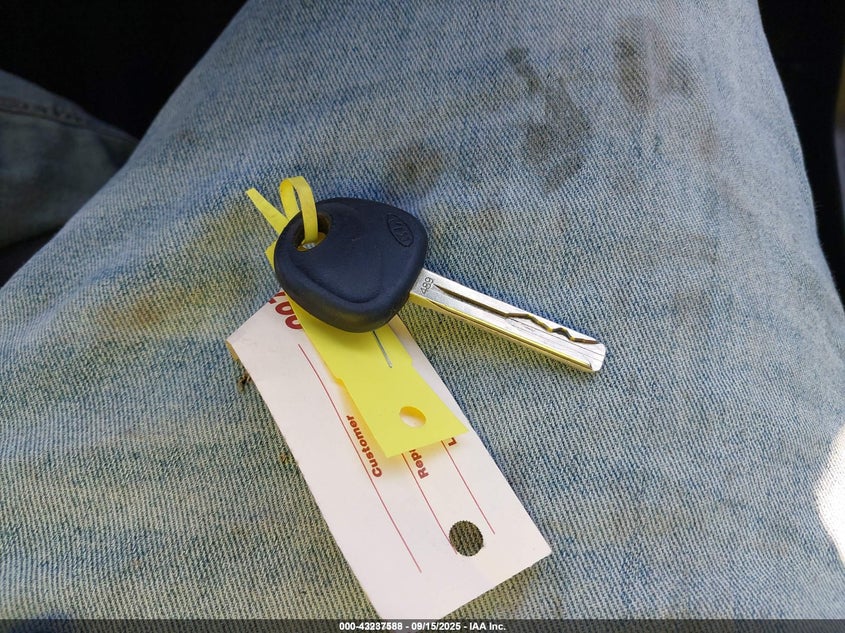 2011 Kia Sorento Lx VIN: 5XYKTCA15BG054271 Lot: 43237588