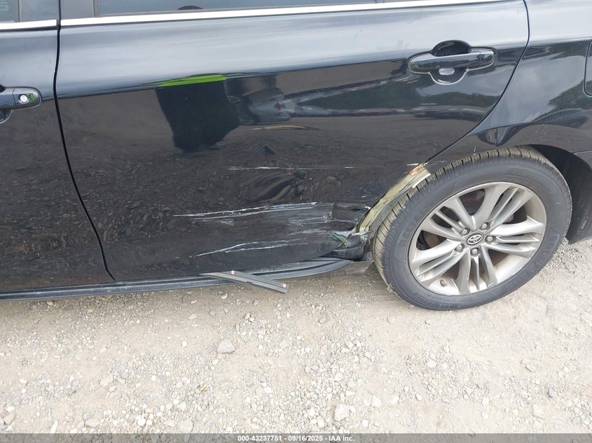 2017 TOYOTA CAMRY SE 4T1BF1FK3HU356402