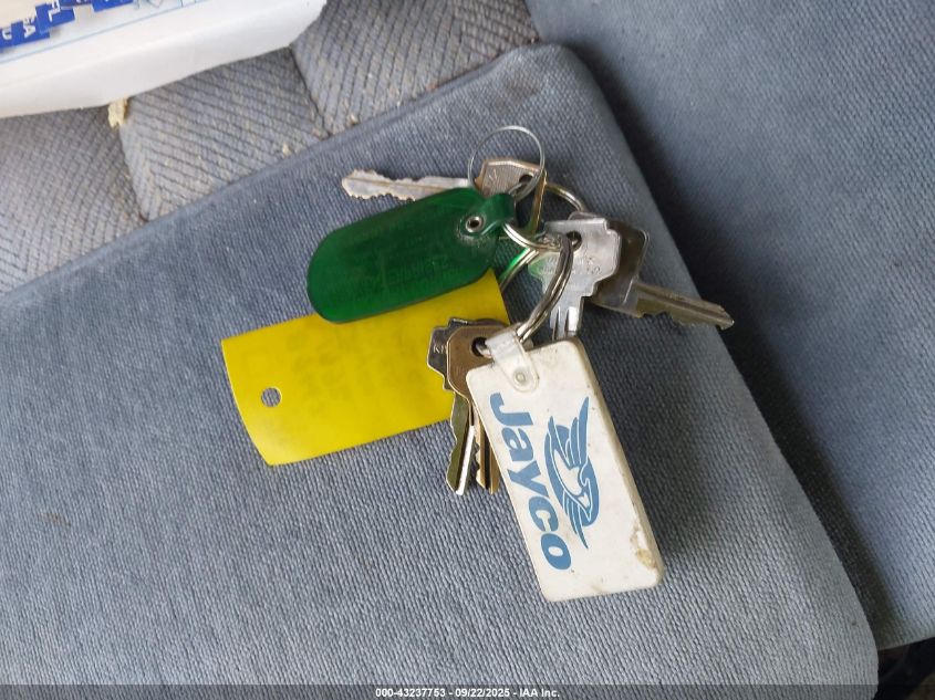 1992 Ford Econoline E350 Cutaway Van VIN: 1FDKE30GXNHA87662 Lot: 43237753