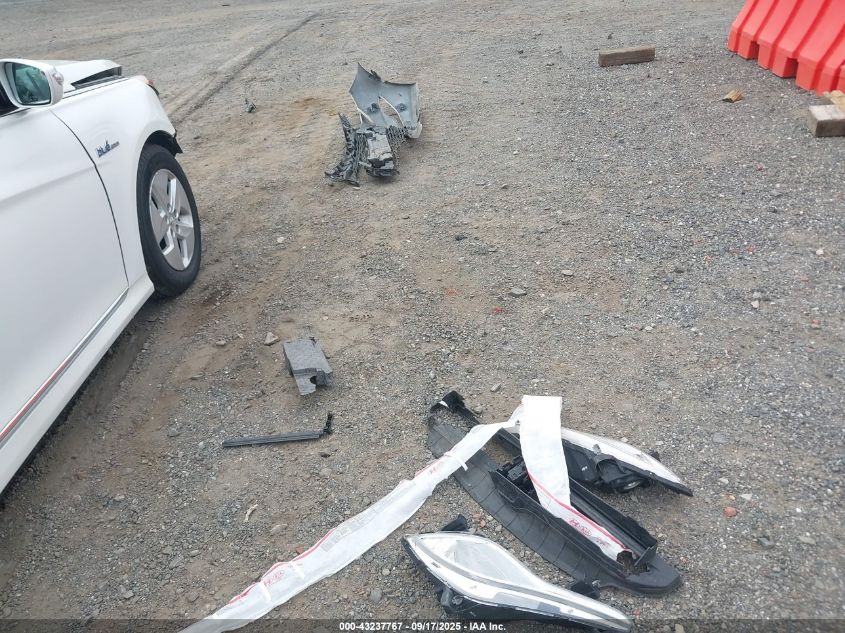 2012 Hyundai Sonata Hybrid VIN: KMHEC4A49CA033322 Lot: 43237767