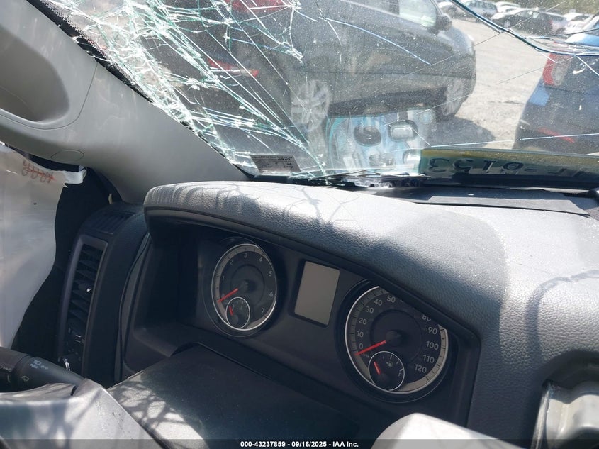 2017 RAM 1500 EXPRESS  4X4 5'7 BOX - 3C6RR7KT0HG784546