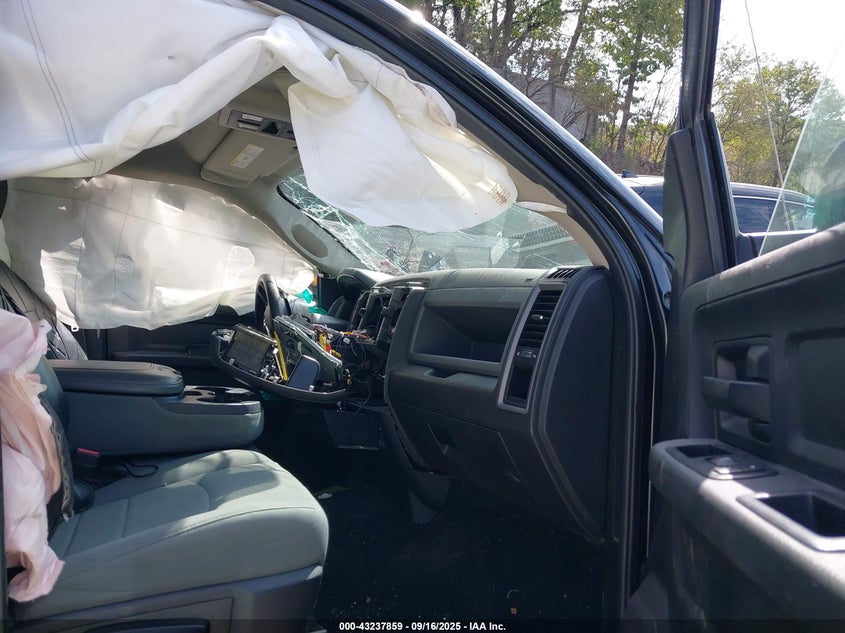 2017 RAM 1500 EXPRESS  4X4 5'7 BOX - 3C6RR7KT0HG784546