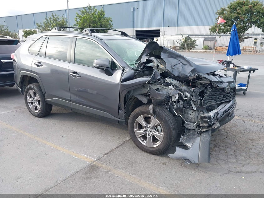 2024 TOYOTA RAV4 XLE - JTMP1RFVXRD110045